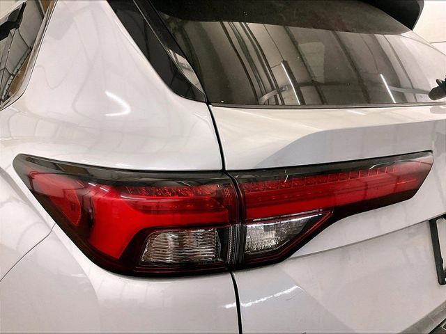 2022 Mitsubishi Outlander SEL White at Auto Express Mitsubishi