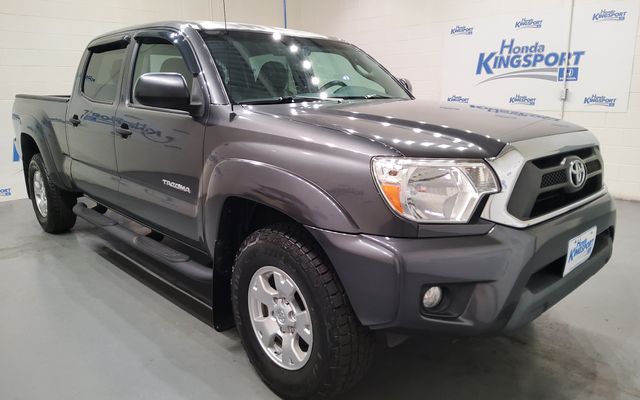Magnetic Gray Metallic 2015 Toyota Tacoma Double Cab V6 4WD Pickup Truck Four-Wheel Drive 5-Speed Automatic