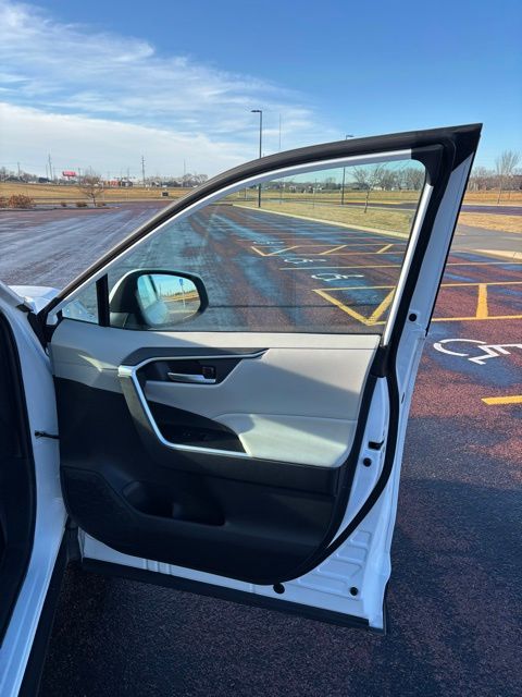 2023 Toyota RAV4 Hybrid XLE