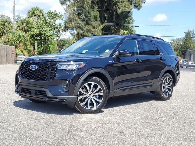 2025 Ford Explorer ST-Line 1