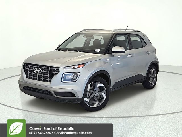 Shimmering Silver 2025 Hyundai Venue SUV / Crossover Front-Wheel Drive Continuously Variable Transmission