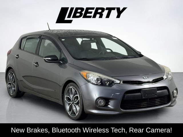Gray (Graphite Steel Metallic) 2016 Kia Forte5 SX Hatchback Front-Wheel Drive Automatic