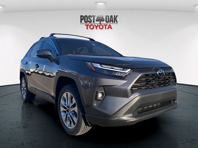 2025 Toyota RAV4 XLE Premium FWD