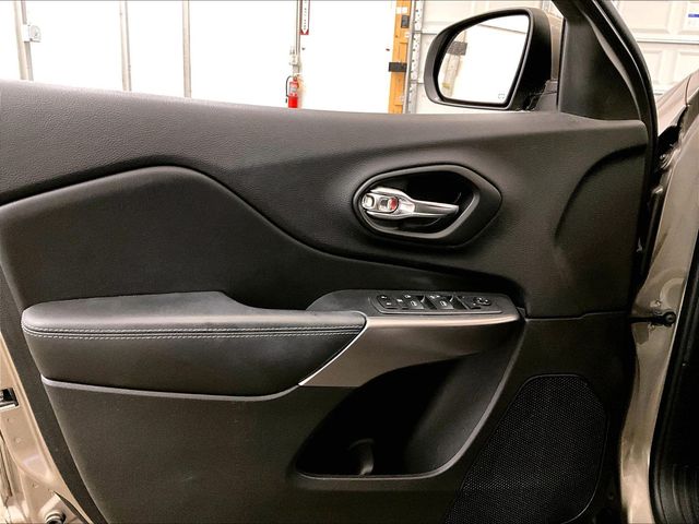 2019 Jeep Cherokee Latitude Beige at Bob Ruth Ford