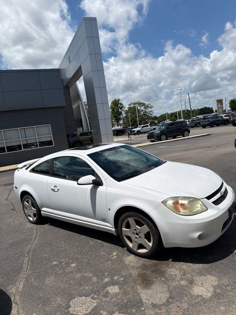 Summit White 2007 Chevrolet Cobalt Coupe Front-Wheel Drive 4-Speed Automatic Overdrive