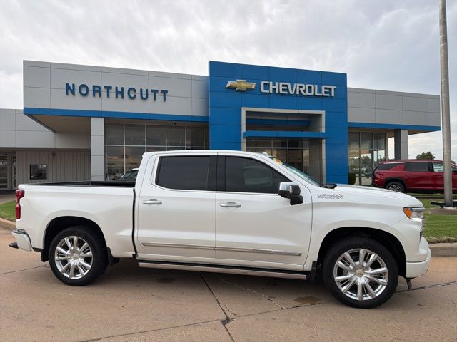 2023 Chevrolet Silverado 1500 High Country Crew Cab 4WD