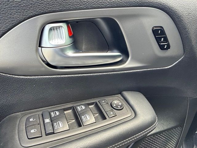 2025 Chrysler Pacifica - $25,988