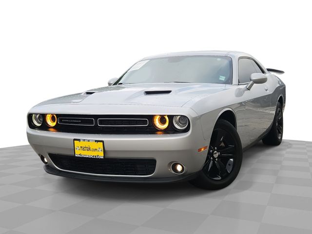 Triple Nickel Clearcoat 2021 Dodge Challenger SXT RWD Coupe Rear-Wheel Drive 8-Speed Automatic