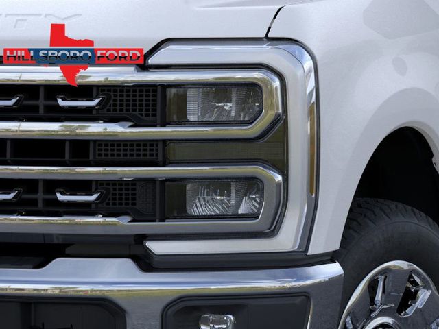 2025 Star White Metallic Tri-Coat Ford Super Duty F-350 SRW Lariat 4X4 Truck