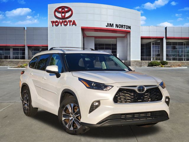 2023 Toyota Highlander XLE's photo