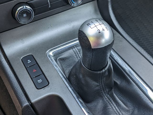 2014 Ford Mustang V6 photo