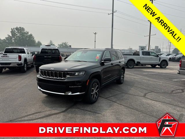 Diamond Black Crystal Pearlcoat 2025 Jeep Grand Cherokee L SUV / Crossover Four-Wheel Drive 8-Speed Automatic
