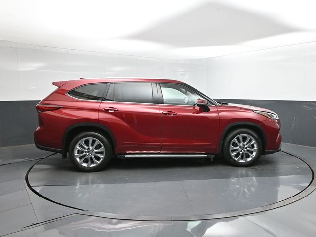 Used 2023 Toyota Highlander SUV
