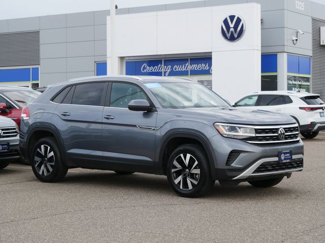 Platinum Gray Metallic 2023 Volkswagen Atlas Cross Sport SE 4Motion SUV / Crossover All-Wheel Drive 8-Speed Automatic