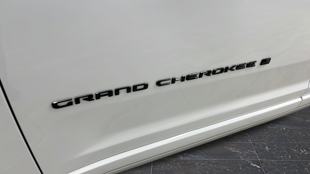 Used 2024 Bright White Clearcoat Jeep Summit image 44