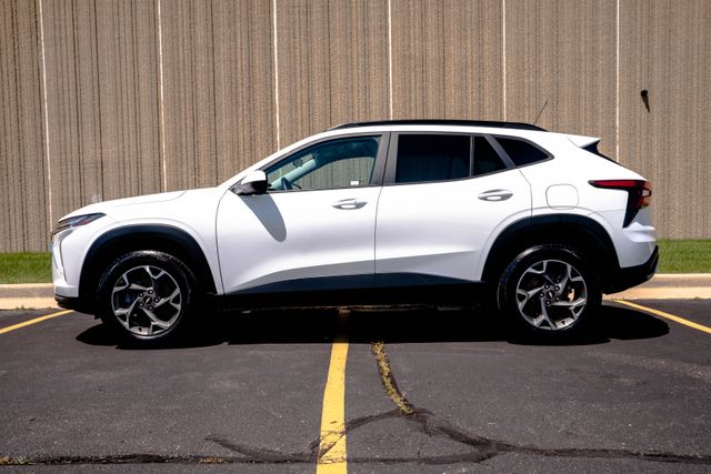 Used 2024 Chevrolet Trax SUV