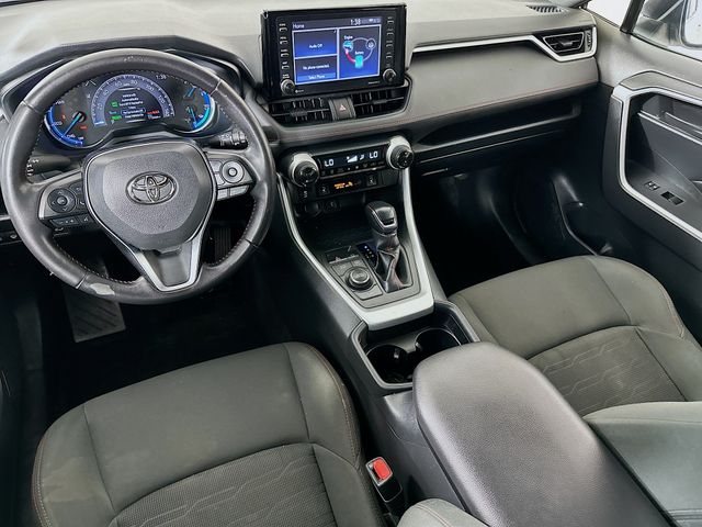 2021 Toyota RAV4 SE - Photo 21