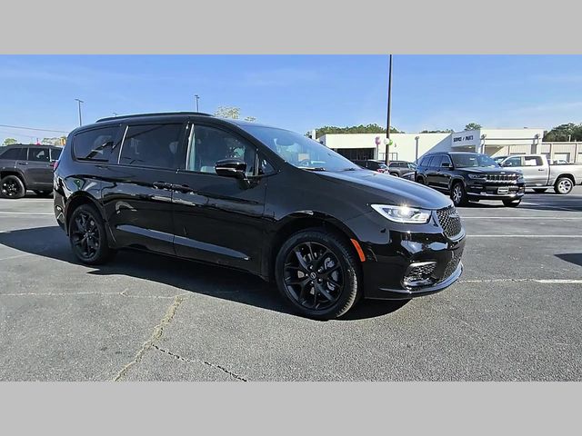 2026 Chrysler Pacifica Limited AWD