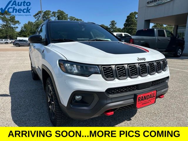 Bright White Clearcoat 2025 Jeep Compass SUV / Crossover Four-Wheel Drive 8-Speed Automatic