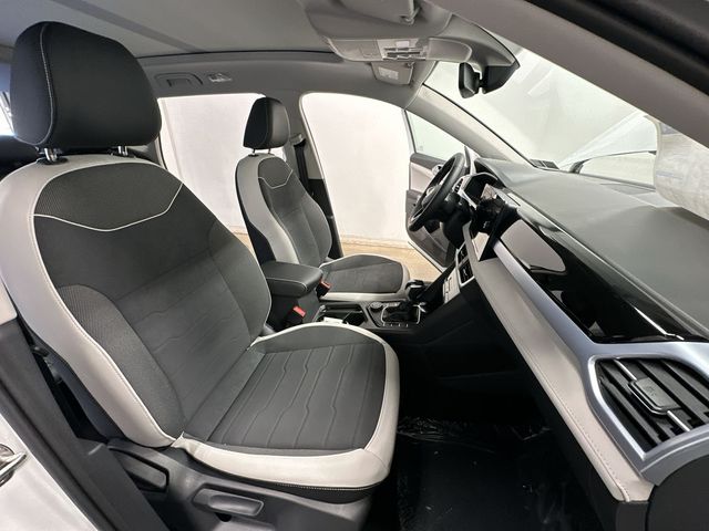 2026 Volkswagen Taos 1.5T SE White at Sutliff Volkswagen