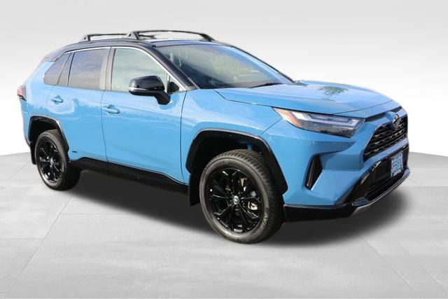 2023 Toyota RAV4 Hybrid XSE 18