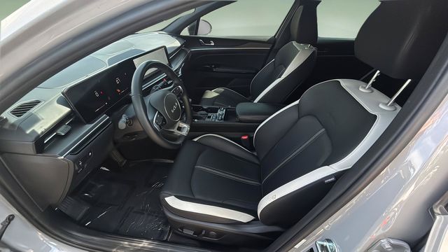 Used 2025 Gray Kia GT-Line image 19