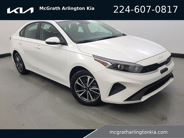 Snow White Pearl 2024 Kia Forte Sedan Front-Wheel Drive Continuously Variable Transmission