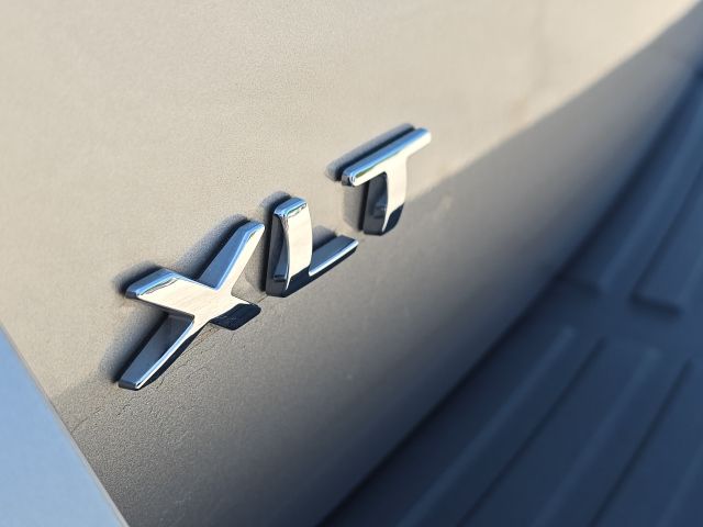 2024 Ford Expedition XLT:B02304