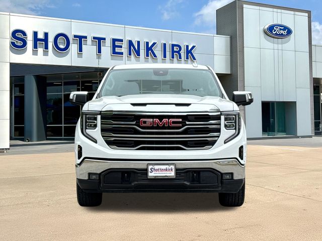 Used 2025 White GMC SLT image 2