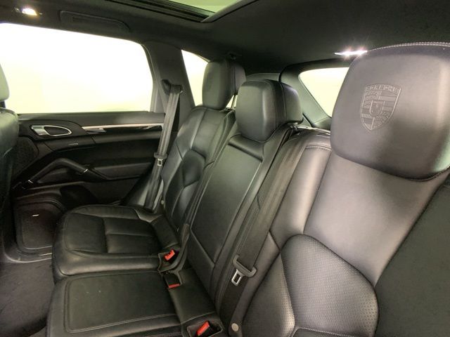 2017 Porsche Cayenne Platinum Edition 23