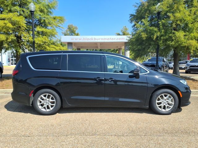 2025 Chrysler Pacifica Select FWD