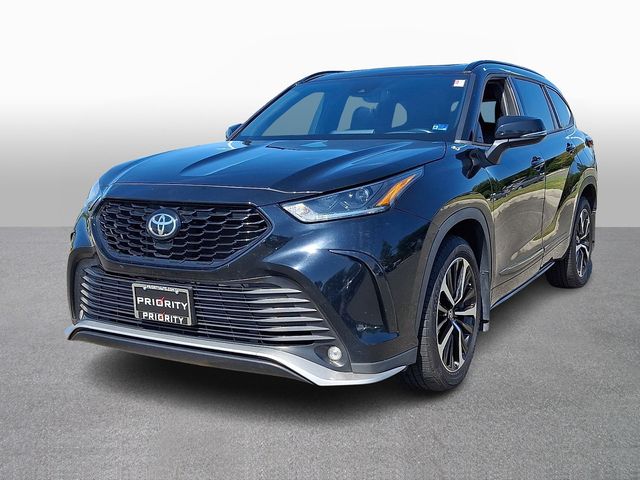 Midnight Black Metallic 2022 Toyota Highlander SUV / Crossover All-Wheel Drive 8-Speed Automatic