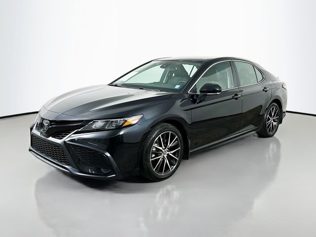 2023 Toyota Camry SE 1