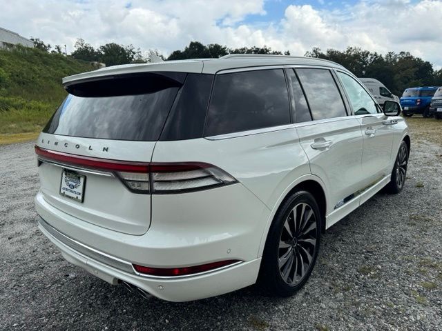 Used 2020 White Lincoln Black Label Grand Touring image 9