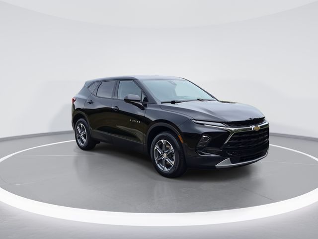 Used 2025 Black Chevrolet LT image 2