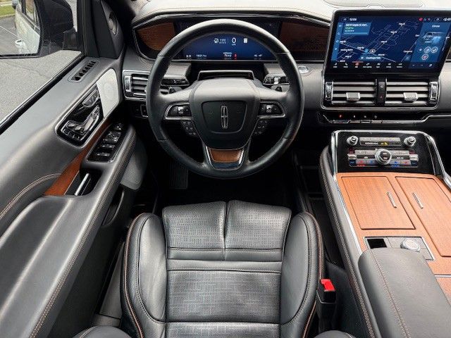 Certified Used 2024 White Lincoln Black Label image 32