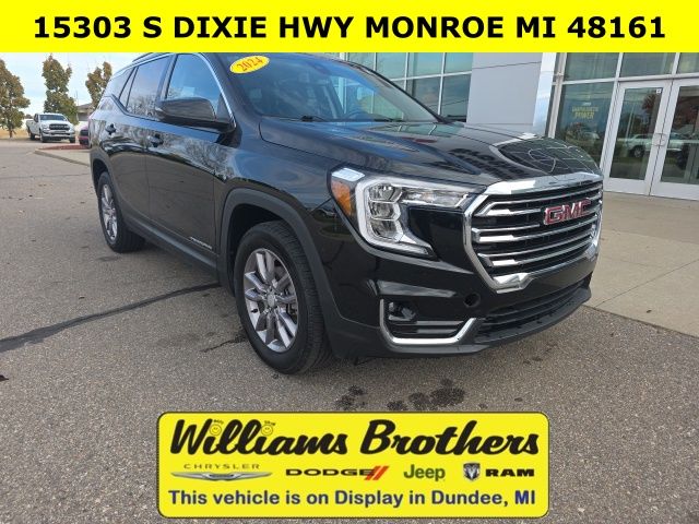 2024 GMC Terrain SLT - Ebony Twilight Metallic exterior view 3