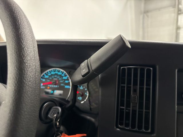 New 2026 Summit White Chevrolet Work Van image 16