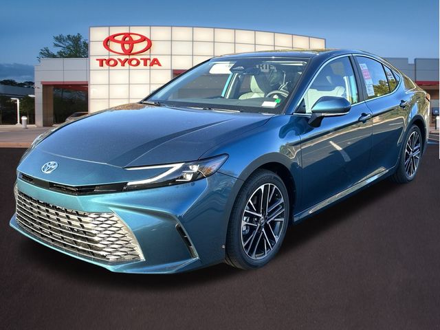 2025 Toyota Camry XLE 24