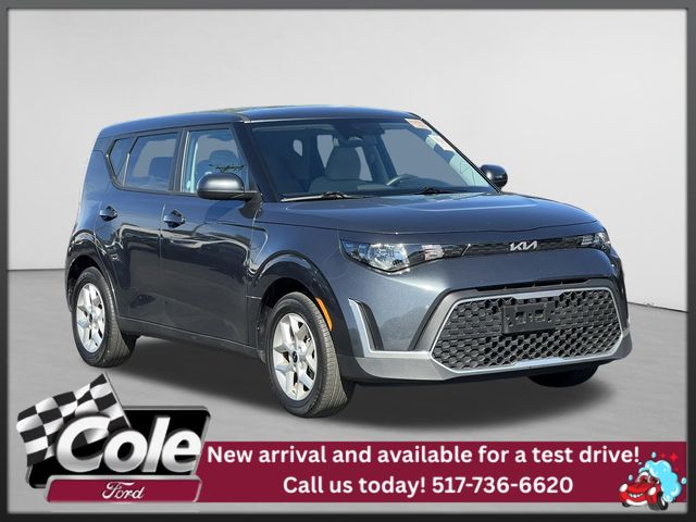 Gravity Gray 2025 Kia Soul SUV / Crossover Front-Wheel Drive Continuously Variable Transmission