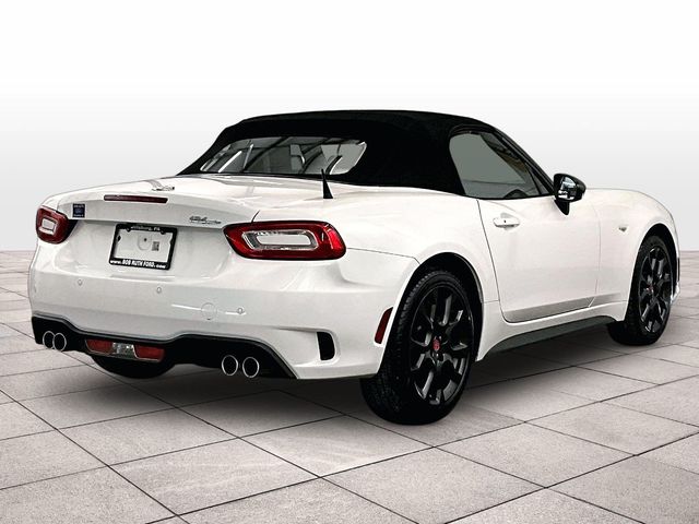 2017 Fiat 124 Spider Abarth - 10