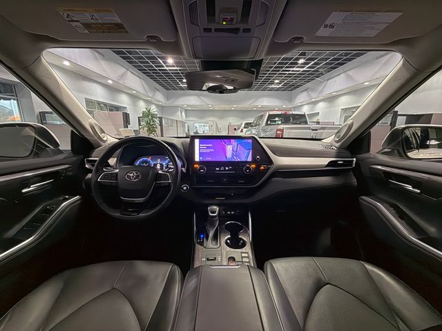 2023 Toyota Highlander Platinum  at Davis Toyota of Orangeburg