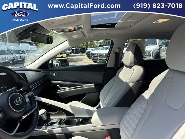 Used 2023 White Hyundai Limited image 22