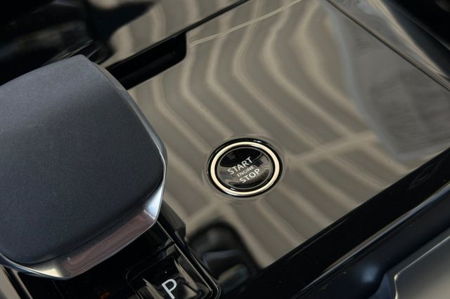 Used 2025 Land rover Range Rover Sport Plug-in Hybrid SUV