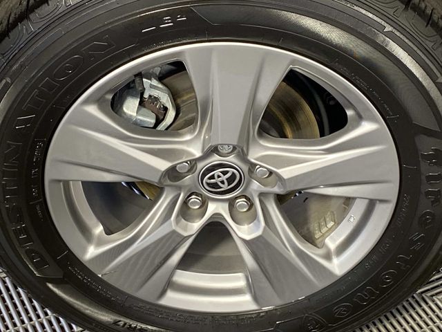 2025 Toyota RAV4 XLE Silver Sky Metallic - Grieco Acura - Image 29