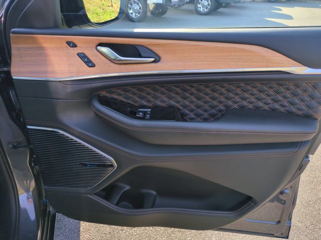 Used 2024 Gray Jeep Summit Reserve image 34
