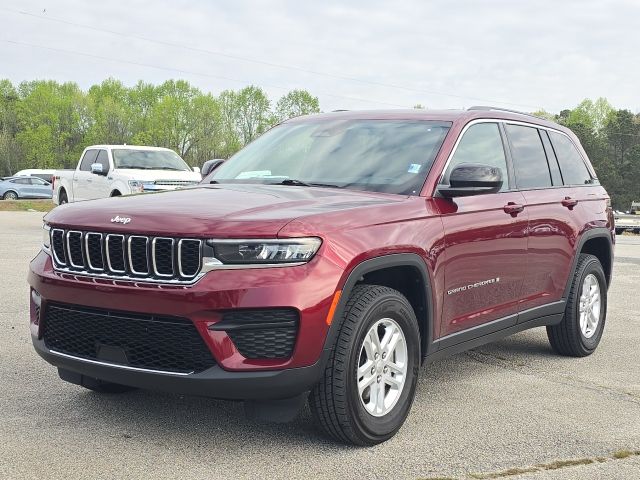 2023 Jeep Grand Cherokee Laredo  B02233