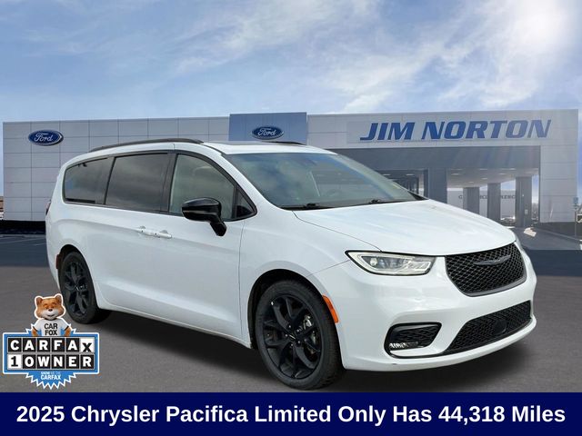 Bright White Clearcoat 2025 Chrysler Pacifica Limited FWD Minivan Front-Wheel Drive 9-Speed Automatic