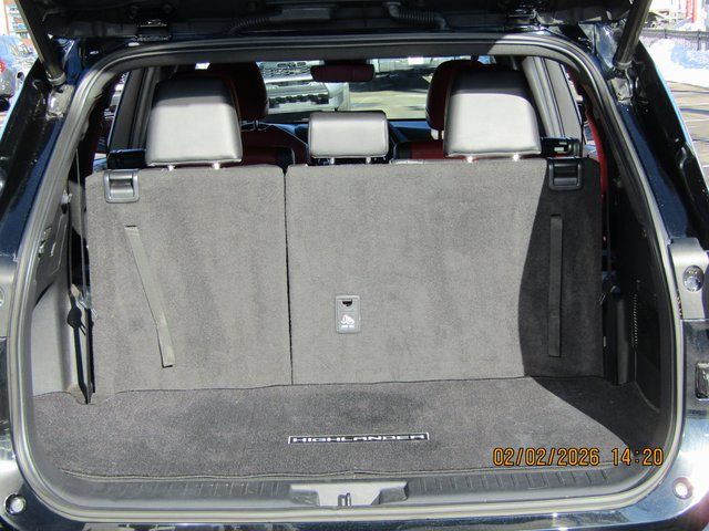 used 2023 Toyota Highlander car, priced at $36,999