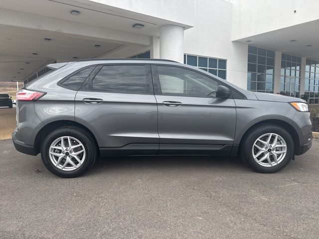 Used 2024 Gray Ford SE image 9